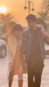 Samarth Jurel Instagram - whenever you're free on set, just make a reel! 💃🏻🕺
.
@samarthjurel 
VC @vikas_photographer_ 📸
#udaariyaan #harleen #nikhilkapoor #sunset #kismatkonnection