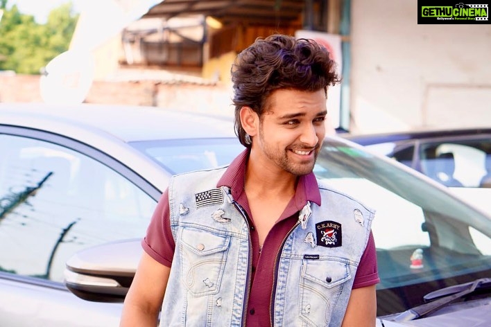 Samarth Jurel Instagram - Are you guys excited ? 💫watch me in UDAARIYAAN as NIKHIL . Monday to Friday at 7pm on colors . #udaariyaan Thank you so much @akashcasting786 @ravidubey2312 @sargunmehta @srmanjain @ahlawatuttam@thetwinklearora @sonakshbatra @ravisharma_194 @colorstv @dreamiyata @hitesh_bharadwaj @rohitpurohit08 #nikhiludaariyaan #colorstv #colors