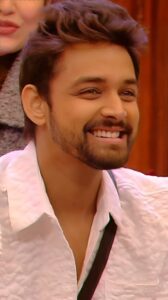 Samarth Jurel Instagram - Samarth has got the assignment groove – understands the beat and delivers the coolest results 💯🤌🏻

@officialjiocinema @endemolshineind @colorstv 

#SamarthJurel #TeamSamarth #Entertainer #Fun #BB17 #BiggBoss17