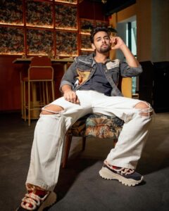 Samarth Jurel Instagram - Photographer - @arindamsikdar

Hair and Makeup - @celebsmakeupbysejal

Stylist - @krishi1606

Jacket by - @go_groovee 

Location - @badmaash.mumbai 

Repped By - @oceanmediapr