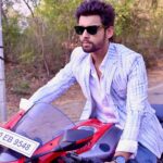 Samarth Jurel Instagram – Aap bhi harsh Ki baaton mein Aagye Kya !!!!! 🤪💫

Keep watching Maitree 6:30 pm only on zeetv 
#harshpandit #maitree #maihar #zeetv #zee5