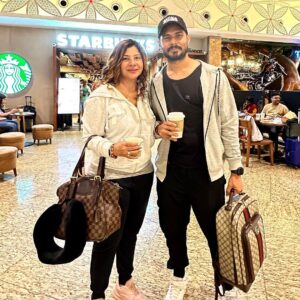 Sambhavna Seth Instagram - 7 Janmo ka toh Pata nahi
Lekin Aaj 7 Saal ho gaye Shaadi ko
 Happy Anniversary to us 😻❤️
