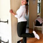 Sambhavna Seth Instagram - A little Progress each day Adds upto Big Results 🏋️‍♀️💪🏻