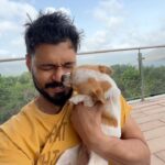 Sambhavna Seth Instagram - Chhunchhun ko fathers day thoda late yaad aaya❤️ @sambhavikekutte #dogs #ssvlogs #papakipari