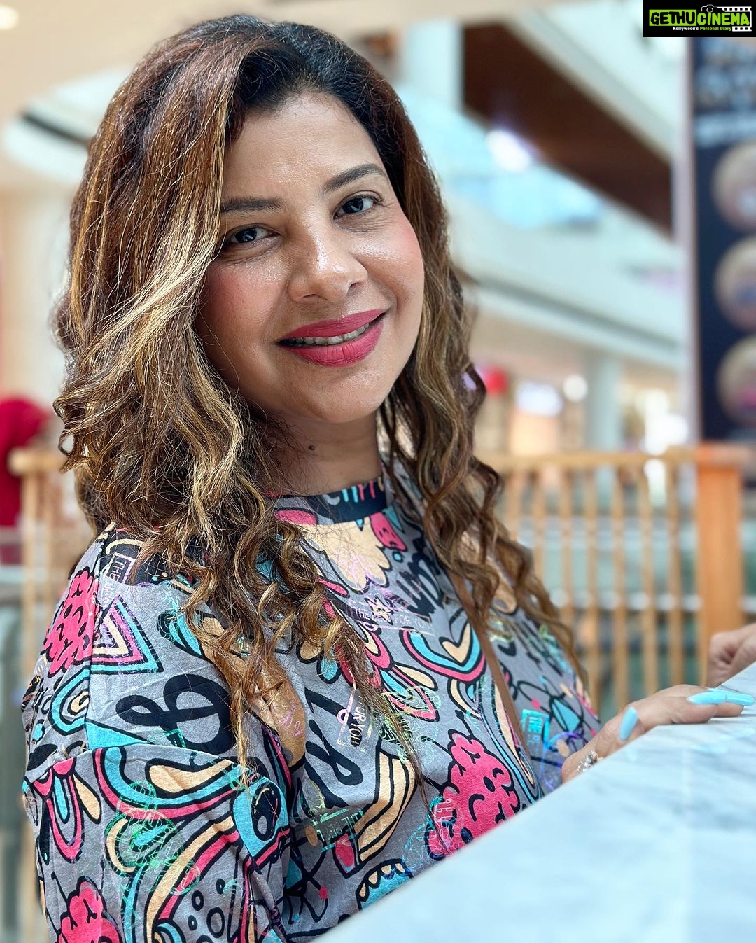Sambhavna Seth Instagram - I never thought i will get so much love in Lucknow.. Lucknow waalo Dil khush kar diya ❤️❤️❤️❤️