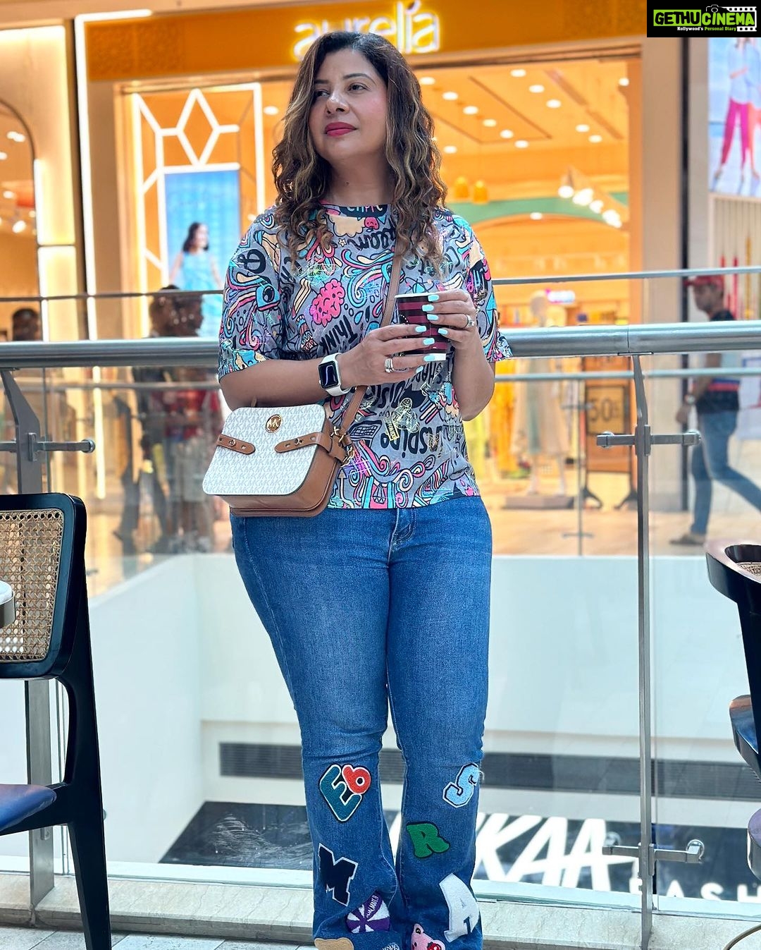 Sambhavna Seth Instagram - I never thought i will get so much love in Lucknow.. Lucknow waalo Dil khush kar diya ❤️❤️❤️❤️
