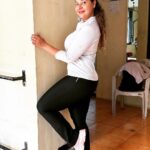 Sambhavna Seth Instagram - A little Progress each day Adds upto Big Results 🏋️‍♀️💪🏻
