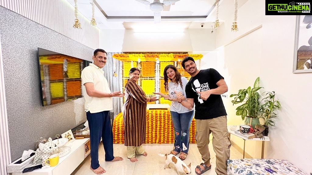 Sambhavna Seth Instagram - All set to Welcome our Bappa ❤️ Doston kaisa laga humara decor Thank u @amar_decorators U guys did an amazing job