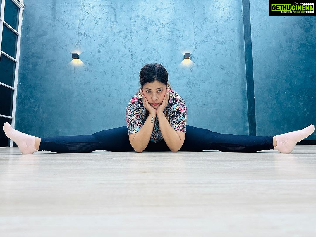 Sambhavna Seth Instagram - Crossing my limits 🏋️♀️