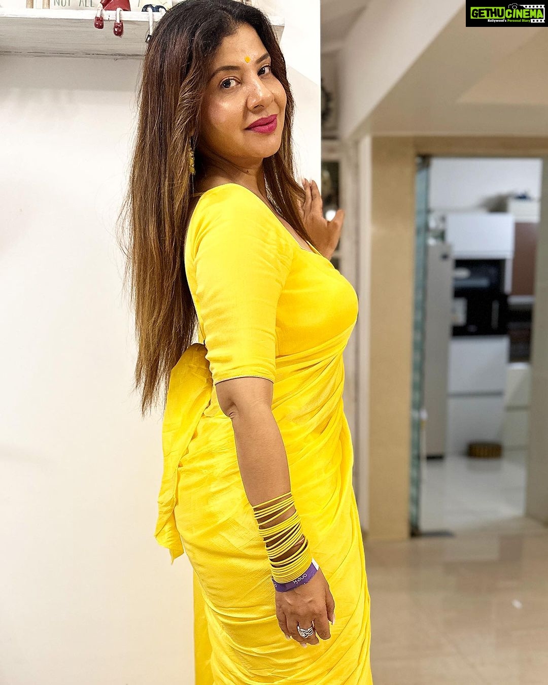 Sambhavna Seth Instagram - Jab photo click karaane ka mann na ho toh Photo aisi hi aati hai🙃