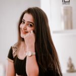 Samskruthy Shenoy Instagram - Smile 😊 Life is too short to be unhappy ❤ PC - @hostenofficial #samskruthyshenoy #samskruthy #hostenofficial #loveyourself #loveforblack #happiness #instagood #instastyle #keralatalents