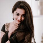Samskruthy Shenoy Instagram - Find the beauty in every moment ❤ PC - @hostenofficial #samskruthyshenoy #samskruthy #hostenofficial #loveyourself #loveforblack #happiness #keralatalents #expressyourself #instagood #instadaily