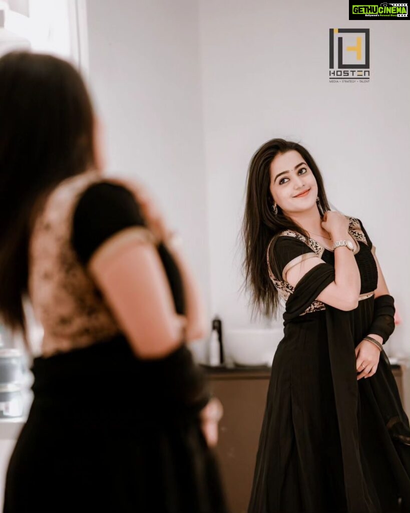 Samskruthy Shenoy Instagram - In a world full of comparisons, I choose self-love ❤ PC - @hostenofficial #samskruthyshenoy #samskruthy #hostenofficial #selflove #loveforblack #happiness #instagood #instastyle #keralatalents