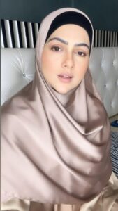 Sana Khan Instagram - Most Powerful Dua 🤲🏻

Hasbi Allahu La illaha illa huw Alayhi Tawakkaltu Wa Huwa Rabbul Arshil Azeem ♥️

This verse is from Quran 
Surah Al Tawbah 
Verse 129

Allah is sufficient for me, there is no Deity except Him. I place my trust in Him and He is the Rabb of the great throne.

#sanakhan #anassaiyad #saiyadtariqjamil #islamicreminder #powerful #dikr #dua