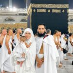 Sana Khan Instagram - I manifested this years back🥹🥹 A family pic next to Kaaba 🕋 Umrah Mabrook to our Tariq Jamil 🥹🥹🥹🥹 This place has given me everything bi prayed for from shauhar whose Alim e Deen, guidance ( I m still working on myself long way to go) my beta ( In Sha Allah who will be Alim e Deen) One things is for sure Allah never rejects your nek Dua’s it can be delayed but never rejected. Plz keep making dua our Rab is listening to us 🤲🏻 It’s so tough for me to write it down without crying I m way to emotional seeing this frame thats a huge part of my life. Allah is jaga ki nisbatein hume bhi de aur hume bhi aisa Deen ka dae banaye. Allah mujhe, mere ghar ko aur meri ane wali Qayamat tak ki naslon ko Deen ke liye qabool farmaye. Ameen JazakAllah khair bhai @alkhalidtours for making us all the arrangements last moment. You truly are a brother ♥️
