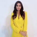 Sana Makbul Instagram - I am a ladoo peela colour on a karwa chauth 🤣🤣