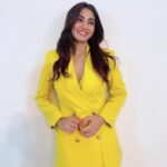 Sana Makbul Instagram - I am a ladoo peela colour on a karwa chauth 🤣🤣
