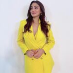 Sana Makbul Instagram - I am a ladoo peela colour on a karwa chauth 🤣🤣