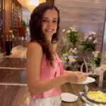 Sanaya Irani Instagram - My love for desserts will never end 🍰🧁🎂🤤🤤. Falling in love one bite at a time ❤️❤️❤️