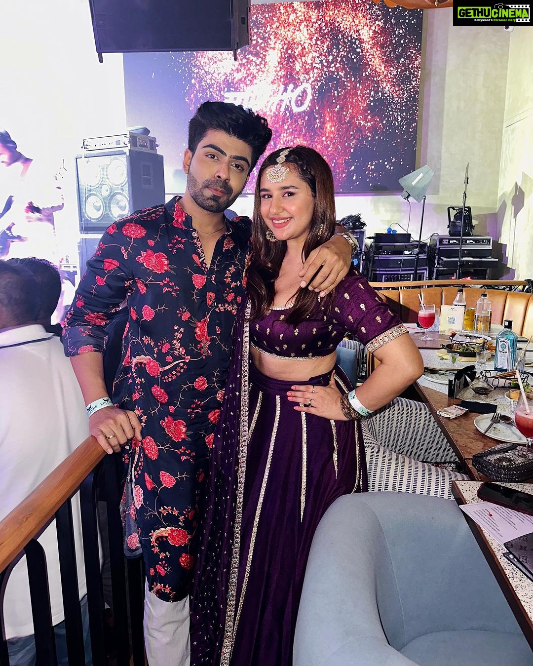 Sanaya Pithawalla Instagram - Sufi Diwali night @epitome.mumbai β¨πͺ Thank you guys for coming , and hope you all had a great time π€ Love you all β₯οΈ Wearing @yeh_lehenga_nahi_mehenga Thanks @pooja_gemawat for organising this beautiful diwali eve for me and my friends π«Άπ»