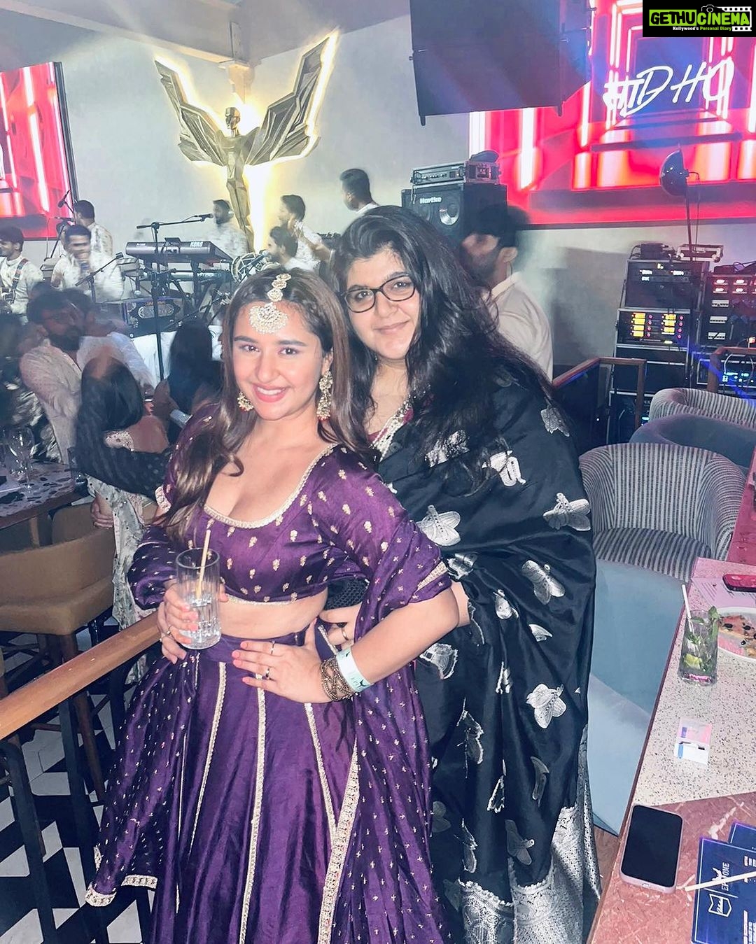 Sanaya Pithawalla Instagram - Sufi Diwali night @epitome.mumbai β¨πͺ Thank you guys for coming , and hope you all had a great time π€ Love you all β₯οΈ Wearing @yeh_lehenga_nahi_mehenga Thanks @pooja_gemawat for organising this beautiful diwali eve for me and my friends π«Άπ»