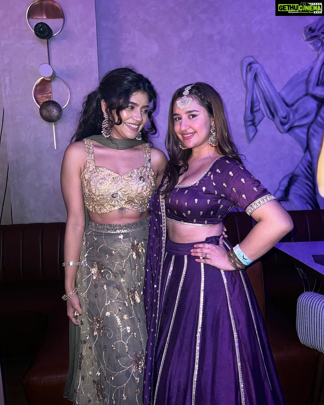 Sanaya Pithawalla Instagram - Sufi Diwali night @epitome.mumbai β¨πͺ Thank you guys for coming , and hope you all had a great time π€ Love you all β₯οΈ Wearing @yeh_lehenga_nahi_mehenga Thanks @pooja_gemawat for organising this beautiful diwali eve for me and my friends π«Άπ»