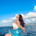 Sanaya Pithawalla Instagram - Cruisin baby!! 🛥️ @goldcoastfilmsofficial @mauritius.tourism @mtpaindia Mauritius, Indian Ocean, Africa