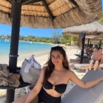 Sanaya Pithawalla Instagram - Why can’t it be beach day everyday 🏖️ 👙 🍹 @goldcoastfilmsofficial @mauritius.tourism @mtpaindia Mauritius, Indian Ocean, Africa
