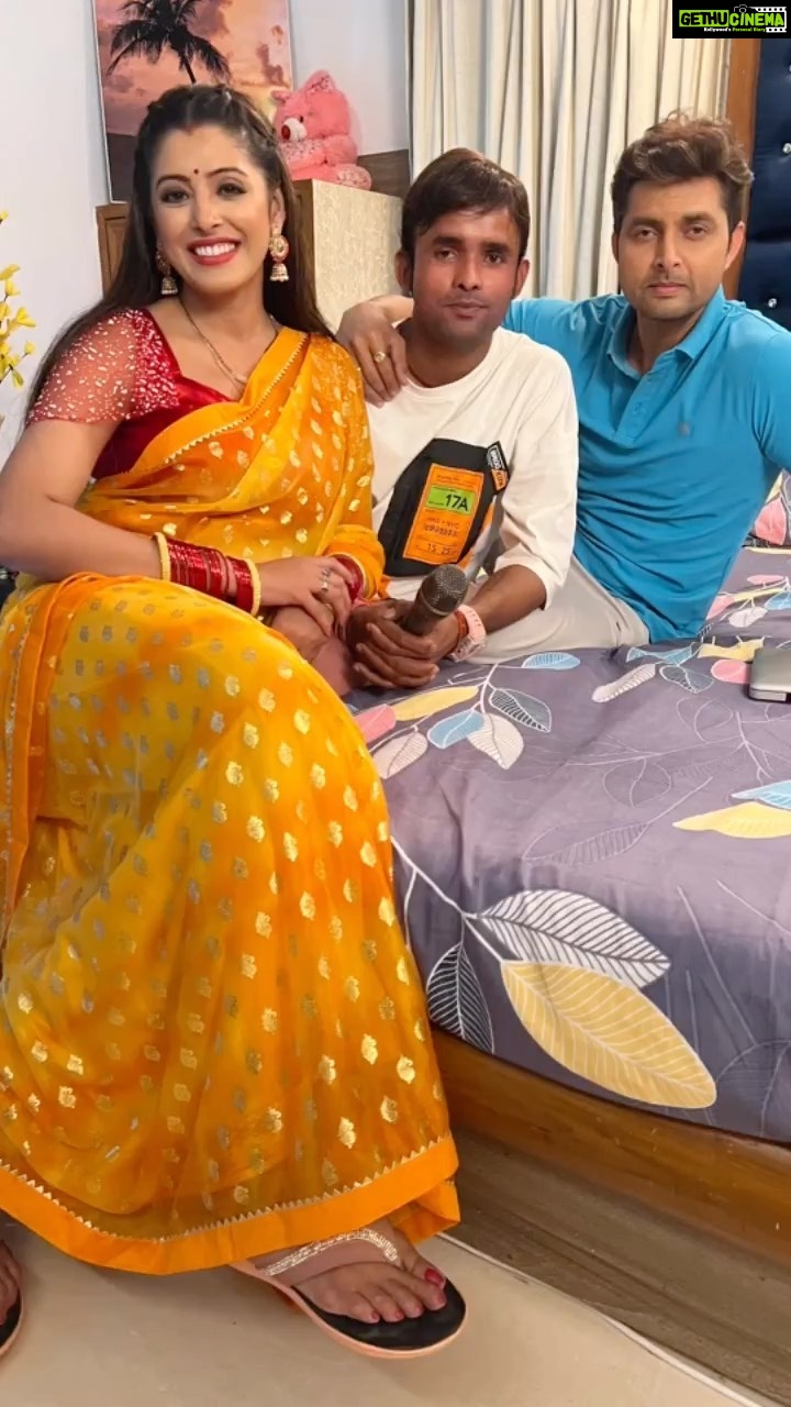 Sanchita Banerjee Instagram - Song shoot of #sautanmovie for @enterr10rangeela …. producer =@singhkpradeep999 sir , @meratiaapurv ji @monikasingh5519 ji @praeeksingh ji .. Director = @ajaysjha15 sir … writer , @arbindtiwari123 ji … Cast =@vikrant8235 ji ,@sanchita_banerjee23 ji , @ritu9170 ji , @devsingh6780 ji , @shwetavermamona ji , kanchanmishra ji , @lalit ji , @chahat_raj112 .. Thank you so much entire crew and cast of this movie for beautifull work today with all of you 🙏🙏🙏… Keep blessings and love 🙏❤️