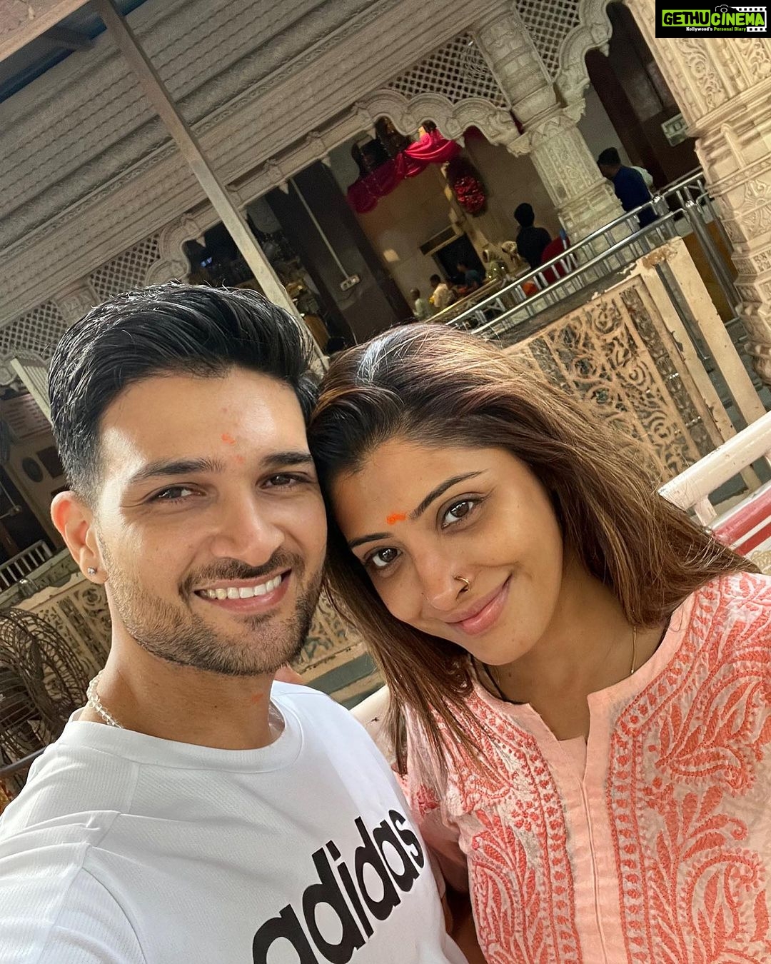 Sanchita Banerjee Instagram - Early morning pleasant darshan Siddhivinayak temple 🙏🏻😇 Ganpati Bappa Morya❤️🤗 #ganesh #peace #positivity #love #ootd #instagood #blessed #smile #godbless #beauty #picoftheday #instadaily #beautiful
