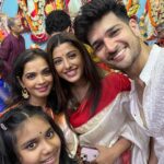 Sanchita Banerjee Instagram – Thank you so much for making our darshan so special..we had a great time @daskalpana59 
❤️😇🙏🏻🤗
@ruhaansaapru 

#darshan #durgapuja #happy #smile #instagram #ootd #picoftheday #instalike #love #positivity #blessed