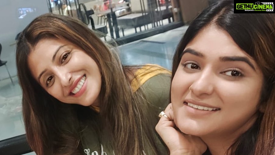 Sanchita Banerjee Instagram - Happy Birthday to the most amazing friend anyone could ask for! May your special day be as wonderful as you are. Sending you the biggest birthday hugs and endless LoVeš¤ā¤ļø @shrutirao24 #birthday #wish #loveyou #positivity #instagram #ootd #party #instadaily #cheers #fun #goodfriends #bestfriends #blessed