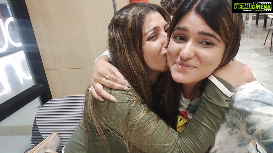 Sanchita Banerjee Instagram - Happy Birthday to the most amazing friend anyone could ask for! May your special day be as wonderful as you are. Sending you the biggest birthday hugs and endless LoVeš¤ā¤ļø @shrutirao24 #birthday #wish #loveyou #positivity #instagram #ootd #party #instadaily #cheers #fun #goodfriends #bestfriends #blessed