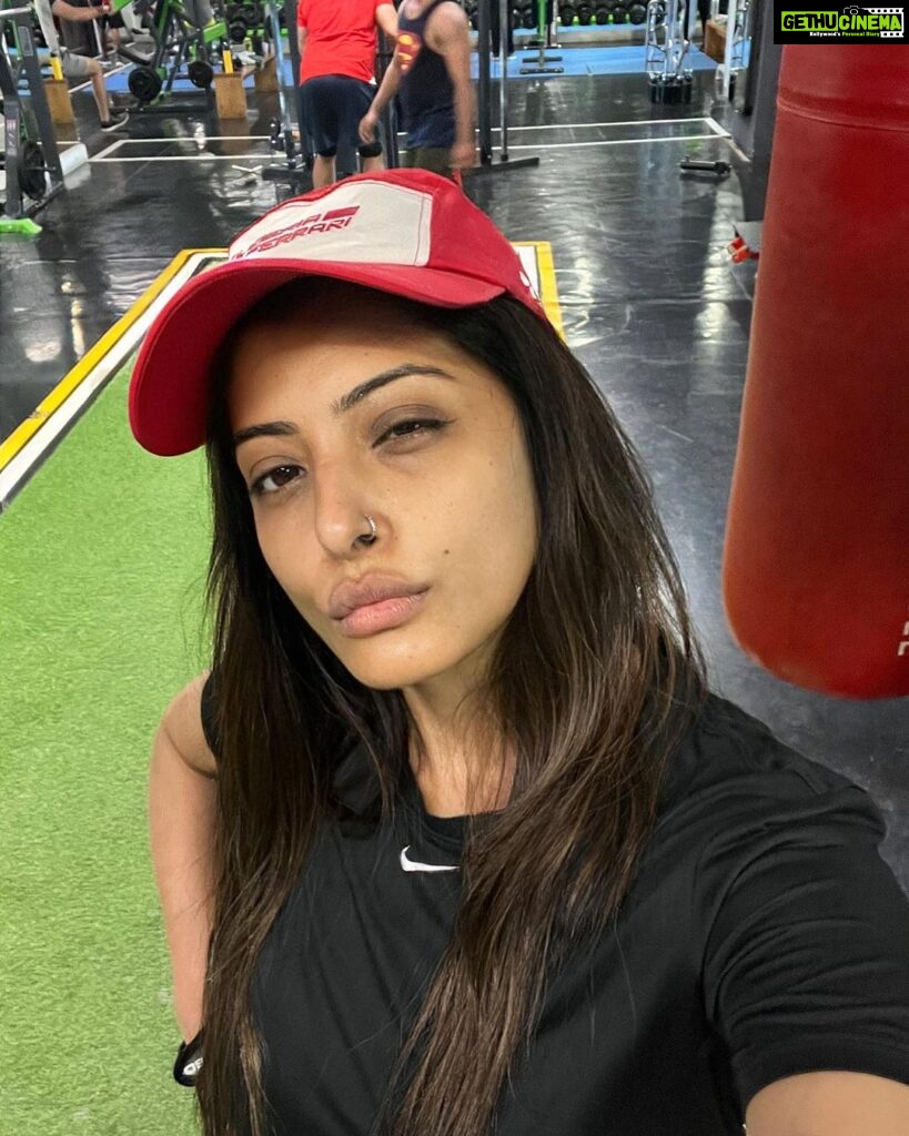 Sanchita Banerjee Instagram - Getting back to the gym after long break 💪🏻🏋🏻‍♀️ #gymmotivation #gymlife #workout #ootd #picoftheday #instagood #blessed #positivity #happy #instadaily #instagram #actorslife #smile