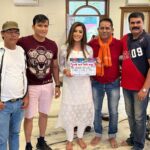 Sanchita Banerjee Instagram - Every frame tells a story; My new film, “Bade Ghar Ki Bahu” an entertainment package 😇 So let the journey begin! 🌸 GANPATI BAPPA MORYA 🌸 @captainvideoofficial @captain_bhojpuri @sawankumar.prajapati.549 @thenisarkhan @captainvideoofficial #new #film #excited #love #instagram #positivity #onset #muhurat #sanchitabanerjee #instadaily #ootd #blessed #smile #instagood