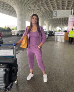 Sanchita Banerjee Instagram - Next Stop….. New Delhi ✈️

All Set For My New Film “MAHARANI” 😇🙏🏻❤️🎥🧿

#travel #instagood #love #positivity #instadaily #blessed #new #film #actorslife #sanchitabannerjee #smile #happy #ootd #picoftheday
