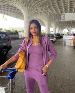 Sanchita Banerjee Instagram - Next Stop….. New Delhi ✈️

All Set For My New Film “MAHARANI” 😇🙏🏻❤️🎥🧿

#travel #instagood #love #positivity #instadaily #blessed #new #film #actorslife #sanchitabannerjee #smile #happy #ootd #picoftheday