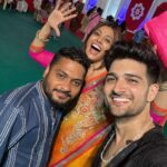 Sanchita Banerjee Instagram - Durga Puja memories with besties ❤️😇🤗😘🧿 #durga #puja #memories #love #smile #instagood #ootd #beautiful #positivity #instadaily #blessed #fun #happy #beauty #session #festival #bestfriends #picoftheday