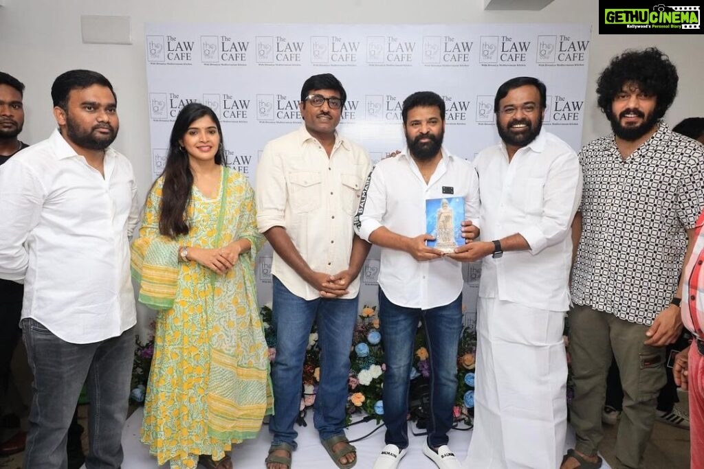 Sanchita Shetty Instagram - At The law Cafe Launch. @actorvijaysethupathi My best wishes to team the law Cafe & congrats Director Ameer Sir @ameersultanoffl PRO : @onlynikil #thelawcafe #launch #vijaysethupathi #sanchita #sanchitashetty #spreadlovepositivity ❤️