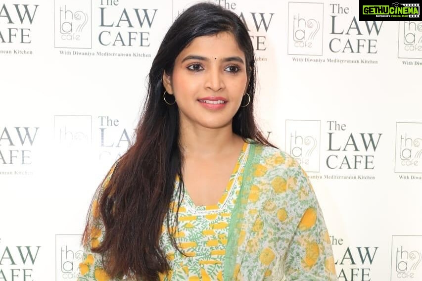 Sanchita Shetty Instagram - At The law Cafe Launch. @actorvijaysethupathi My best wishes to team the law Cafe & congrats Director Ameer Sir @ameersultanoffl PRO : @onlynikil #thelawcafe #launch #vijaysethupathi #sanchita #sanchitashetty #spreadlovepositivity ❤️