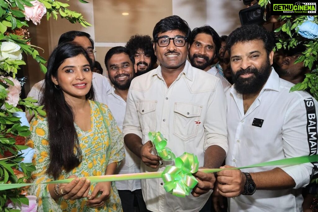 Sanchita Shetty Instagram - At The law Cafe Launch. @actorvijaysethupathi My best wishes to team the law Cafe & congrats Director Ameer Sir @ameersultanoffl PRO : @onlynikil #thelawcafe #launch #vijaysethupathi #sanchita #sanchitashetty #spreadlovepositivity ❤️