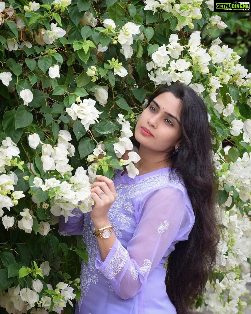 Sangeetha Bhat Instagram - A flower blossoms for its own joy….. #sangeethabhat #sangeethabhatsudarshan #actressforever #bougainvillea #hoovucheluvellatandenditu #lucknawichikankarikurti Badami, Pattadkal, Aihole