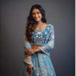 Sangeetha Sringeri Instagram – Indigo colours simply steal our breath away! And she is beautiful @iamsangeethasringeri

Styling: @styleline_bydee & @beingstyl 
Photography: @theportraitstudio_tps 
MUA: @dheerajamakeovers 
Wardrobe: @samyakkclothing 
Jewellery: @velvetboxby