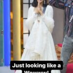 Sangeetha Sringeri Instagram – Isn’t she just looking a WOWWW in white 🦢
Jumping on the trend with our trendsetter girl!

Outfit : @kannadi_fashion_offical 
Jewellery: @thespatika 

#BBK10 #SangeethaSringeri  #happybiggboss #CrushOfKarnataka #ColorsKannada #JioCinemas #biggbosskannada #Trending #Wow
