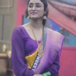 Sangeetha Sringeri Instagram - A dash of purple💜 and whole lot of sunshine 💛 How beautiful is this saree looking on her! Watch her on @colorskannadaofficial and @officialjiocinema #BBK10 #SangeethaSringeri #HappyBigboss #ColorsKannada #JioCinemas #BigBossKannada #Trending