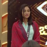 Sangeetha Sringeri Instagram - ಉತ್ತಮ - ಕಳಪೆ ಎಂಬ ಹಗ್ಗ ಜಗ್ಗಾಟದಲ್ಲಿ ನಮಗೆ ಯಾವಾಗಲೂ ತನ್ನ ದೃಢ ನಿಲುವನ್ನು ಕಳೆದುಕೊಳ್ಳದ ನಮ್ಮ ಸಂಗೀತಾನೇ ಸರ್ವೋತ್ತಮ☺️ Those who lead with kindness and zest are the ones to win our heart ❤️ What do you guys think of the decisions of contestants? BigBoss streaming live on @officialjiocinema . #BBK10 #SangeethaSringeri #HappyBigboss #ColorsKannada #JioCinemas #BigBossKannada #Trending