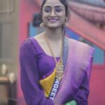Sangeetha Sringeri Instagram - A dash of purple💜 and whole lot of sunshine 💛 How beautiful is this saree looking on her! Watch her on @colorskannadaofficial and @officialjiocinema #BBK10 #SangeethaSringeri #HappyBigboss #ColorsKannada #JioCinemas #BigBossKannada #Trending