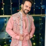 Sanjay Gagnani Instagram - Cultural Passport ❤️ Outfit @bharat_reshma #embracingthefestivevibes