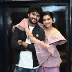 Sanskruti Balgude Instagram – #ChowkPremiereNight 🔥😎

.
.
.
#chowk #2june #housefull #marathimovie #dayagaikwad #devendragaikwad #pravintarde #kirangaikwad #SnehalTarde #sanskrutibalgude #shubhankarekbote #upendralimaye #rameshpardeshi #akshaytanksale #rayaabhyankar #marathifilm #marathimovie #maharashtra #release #pityabhai #director #anuradhaproduction #daterelease #marathi City Pride Kothrud