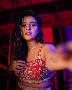 Sanskruti Balgude Instagram - “…. जाळ झाला रे ! 😎🔥” 

@ganesh_theshutterkey 
@harshadamore__ 
@arhaworld 
@truptihairstylist 
@satyamakeupartist 
@vishal.patil36 
@ishreyaskeskar 

#sanskrutibalgude #red #redhot #chyd